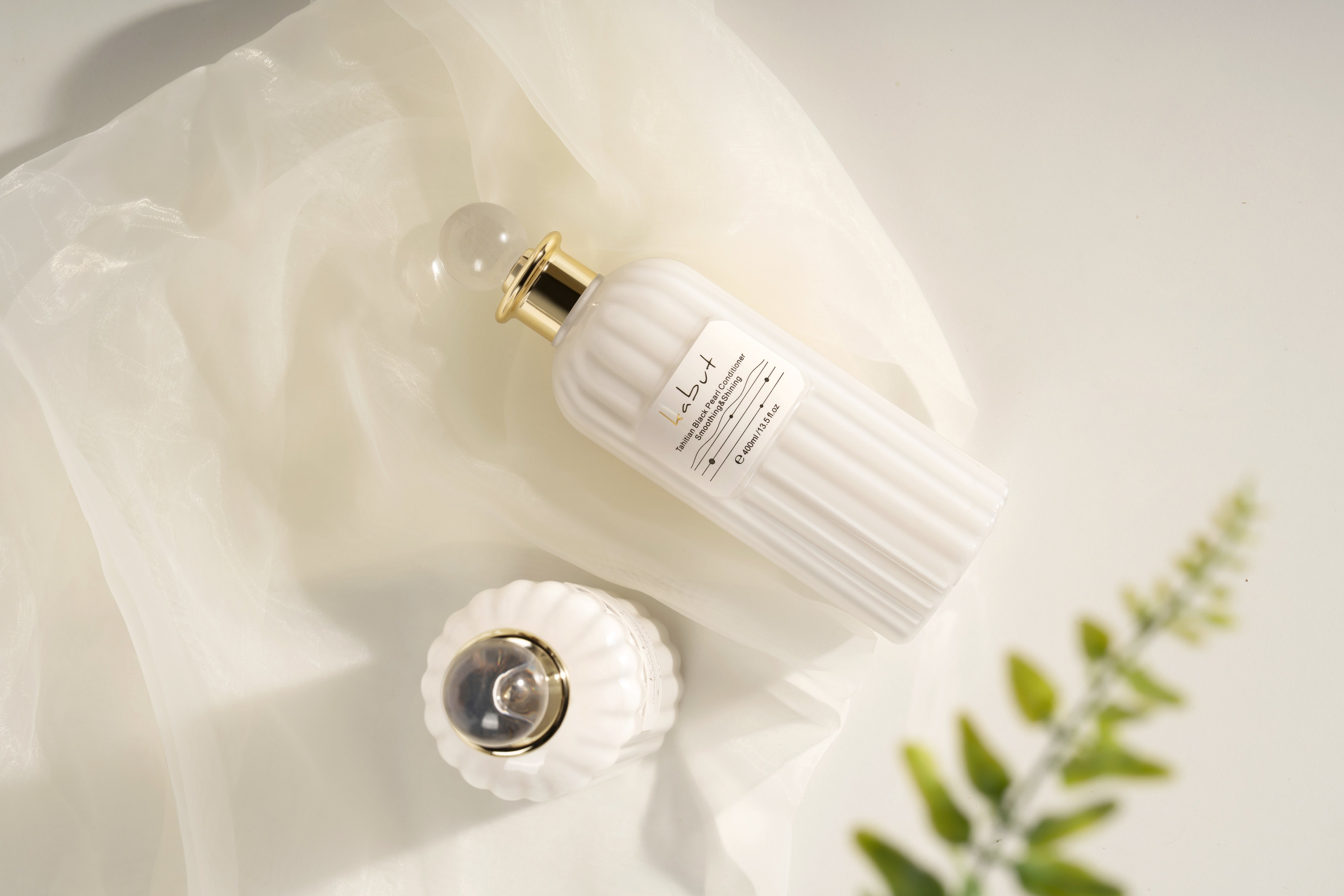 Kabut Tahitian Black Pearl Smoothing Shine Hair Conditioner