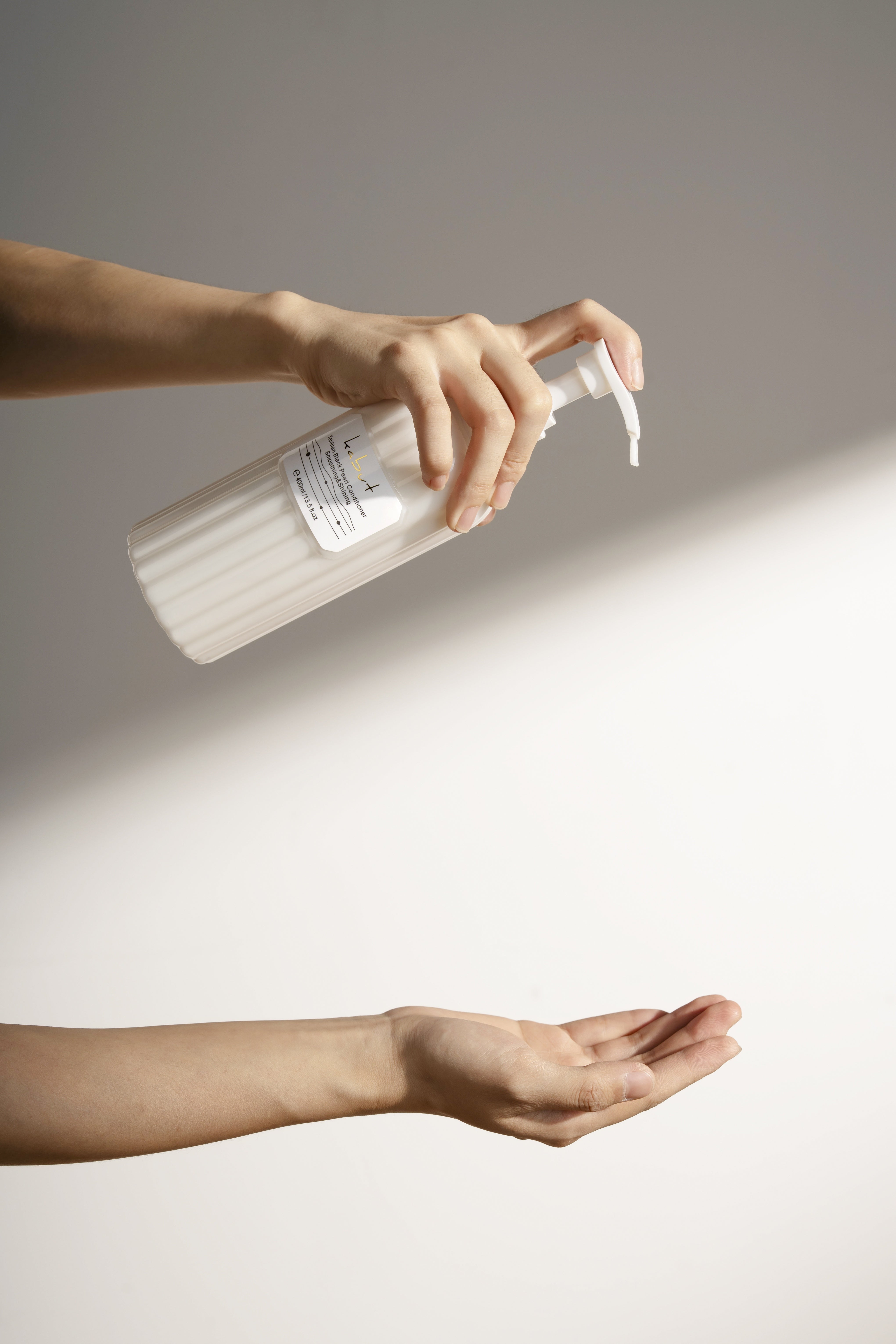 Kabut Tahitian Black Pearl Smoothing Shine Hair Conditioner